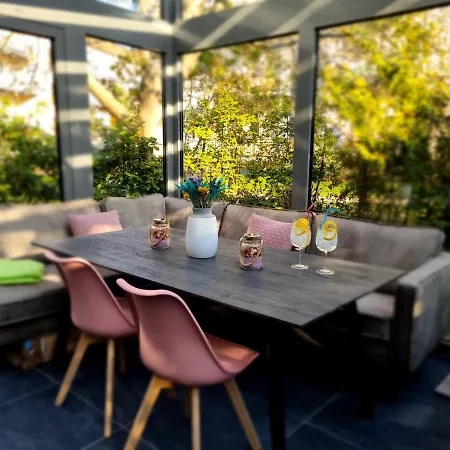 Auenwald Und Apartmenthaus 게스트하우스 3*